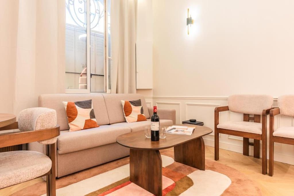 Luxe Rouvet I Netflix I Calme * Paris